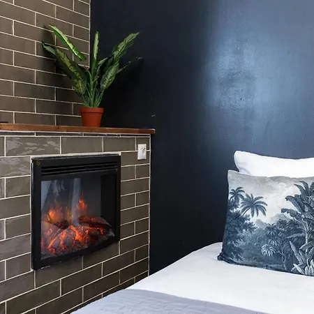 Quentin Hotel