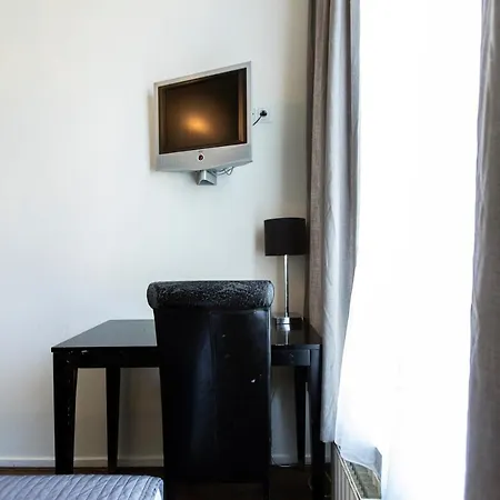 Quentin England Hotel