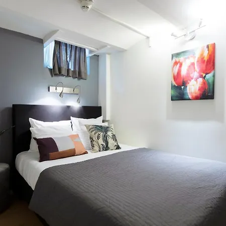 Quentin England Hotel 2*
