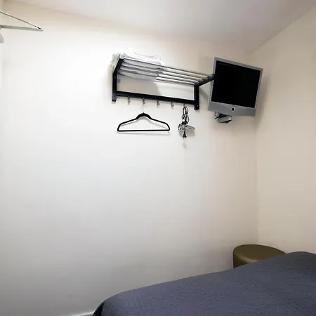 Quentin England Hotel 2*