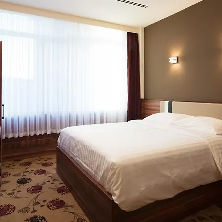King's Court Otel 3*