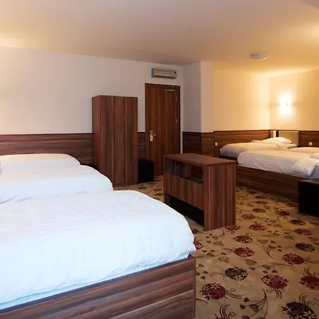 King's Court Otel 3*