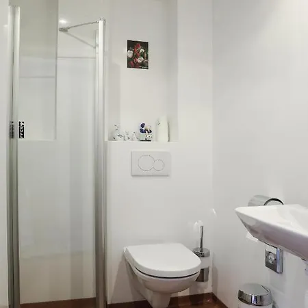 Jesse Hotel *