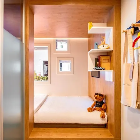 Hotel Bunk