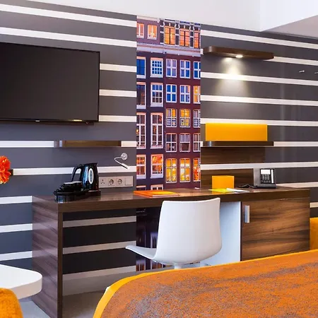 Holiday Inn Amsterdam 4*