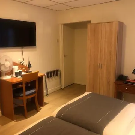Delta City Center Hotel 3*