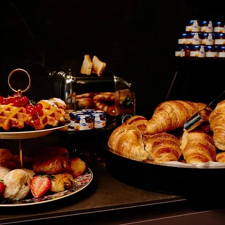 Hotel Estheréa 4*