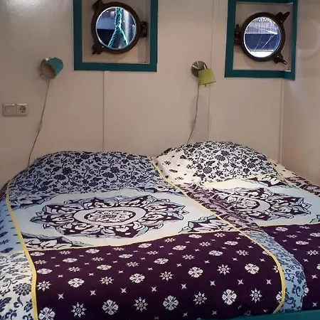 Bed & Breakfast Boat & Breakfast Alhena Amsterdam