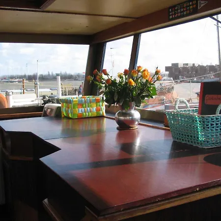 Bed & Breakfast Boat & Breakfast Alhena Amsterdam