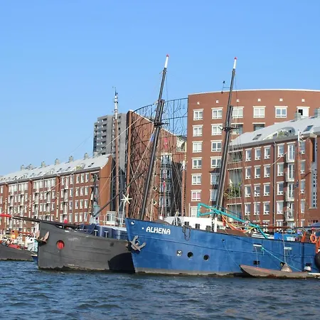 Boat & Breakfast Alhena Bed & Breakfast Amsterdam