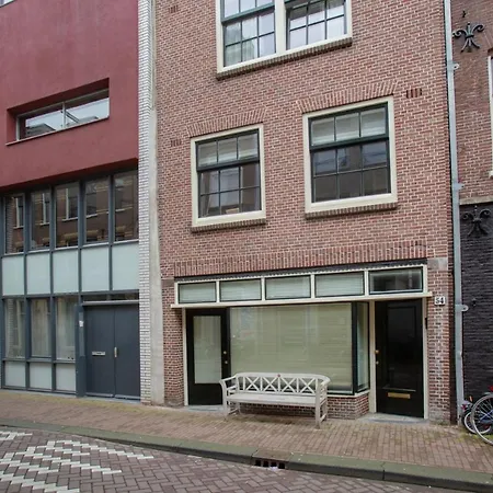 Luxurious In Jordaan Couple Getaway Bed & Breakfast 3*