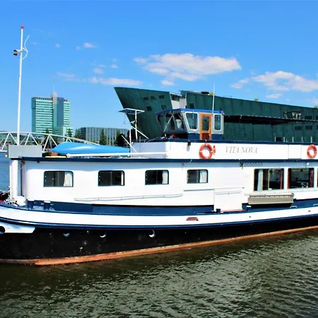 Botel Nova 2*