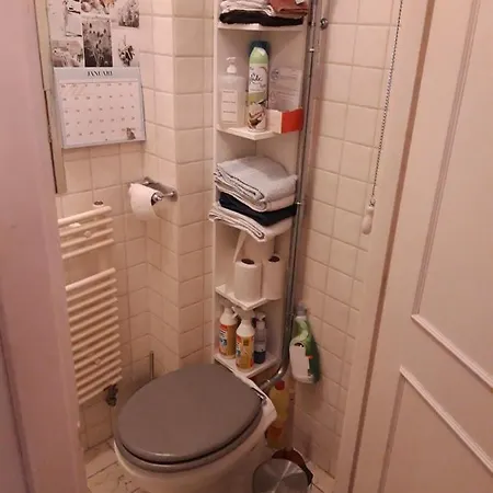 Homey Budget Bedroom Amesterdão
