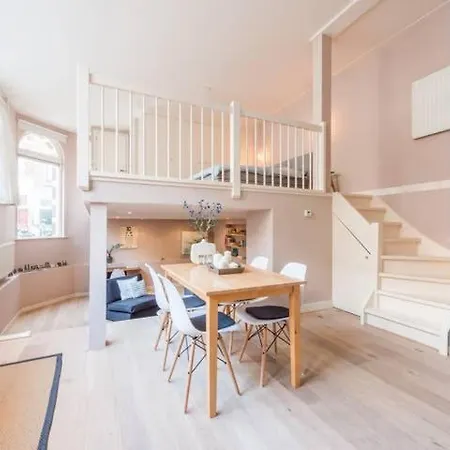 Hip Split Level On The Ground Floor Apartment *
