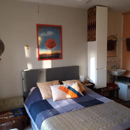 Homey Budget Bedroom Quarto em Acomodações Particulares Amesterdão