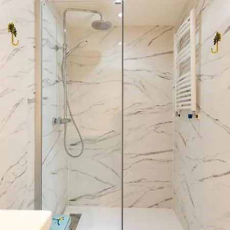 بي آند بي بلوسوم أمستردام