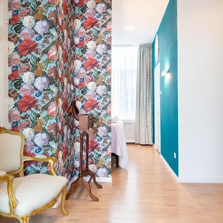Blossom Bed & Breakfast 2*