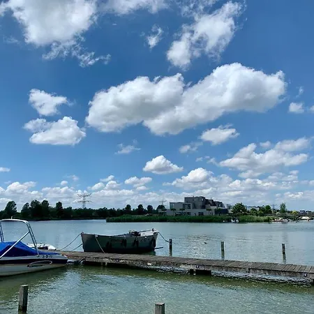 Waterfront Frühstückspension *