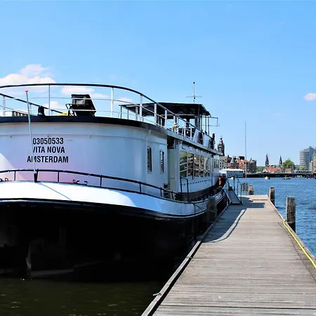 Nova Botel 2*