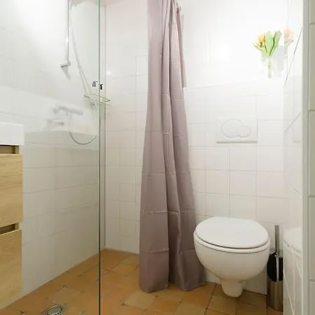 Bed & Breakfast Ground Floor Jordaan 2*
