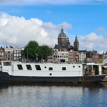 Hotel en barco Beagle Family Houseboat *