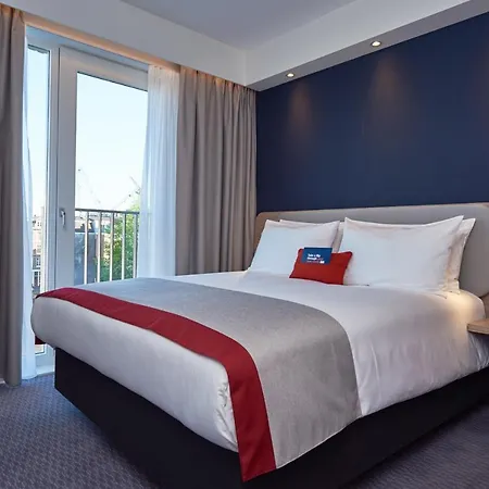 Hotell Express - Hall By Ihg 3*