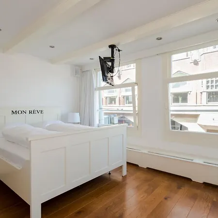The Catch Apartment