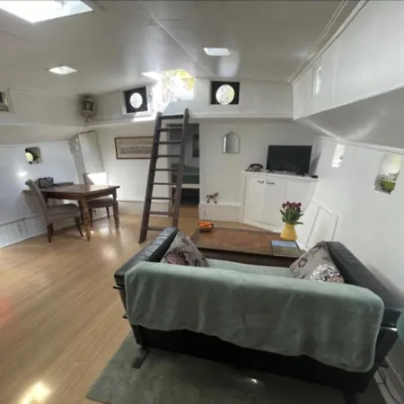 Romantic Houseboat Amsterdam