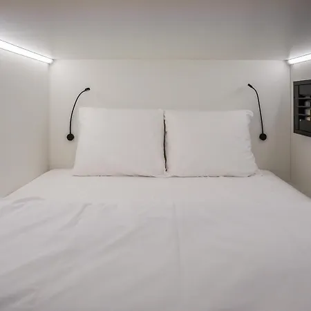 This HoTel Hostel
