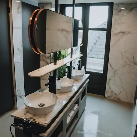 This HoTel Hostel