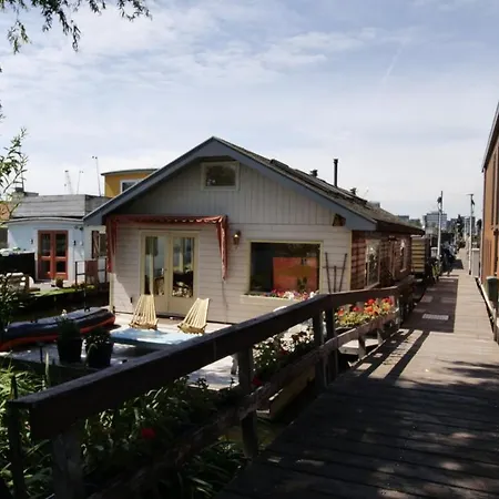 Bed & Breakfast Houseboat With Water Terrace, Free Parking, Free Bikes & Fast Wifi