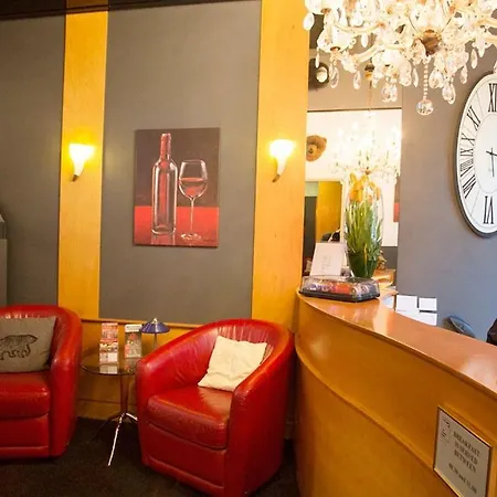 Hotel Quentin Golden Bear 2*