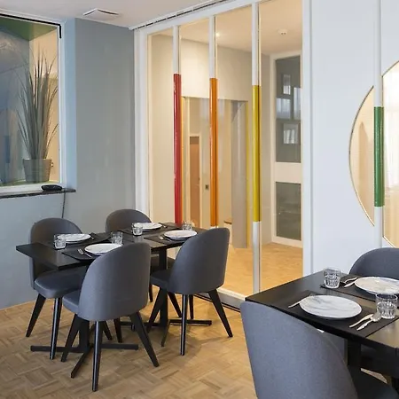 Quentin Zoo Hotel 4*