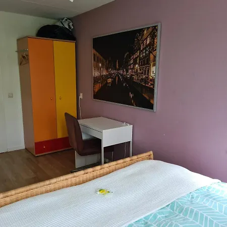 Alloggio in famiglia Johan's With Roofterrace And Cheap Parking - Since 2014 Amsterdam