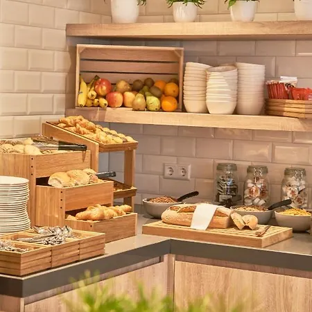 Express - Hall By Ihg Hotell