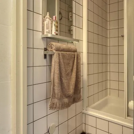 1971 Hazenstraat - Shared Bathroom Homestay