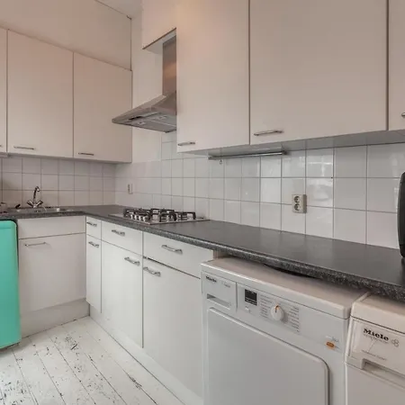 1971 Hazenstraat - Shared Bathroom Homestay *