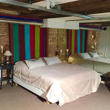 Binnenkant Bed & Breakfast 2*