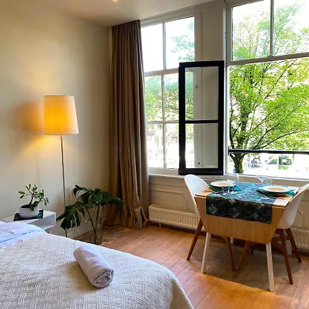 The Canalview Retreat 2* Amsterdam