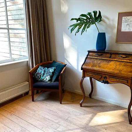 The Canalview Retreat 2*