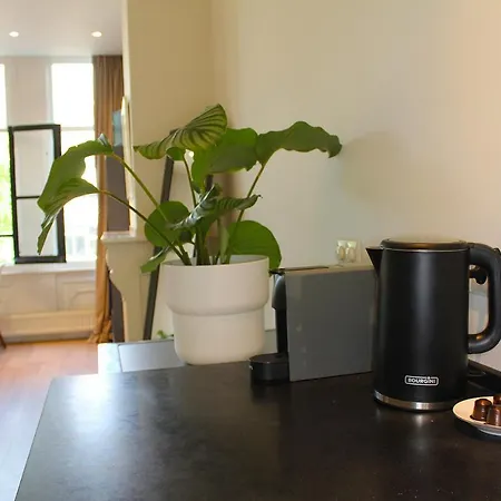 The Canalview Retreat 2* Amsterdam