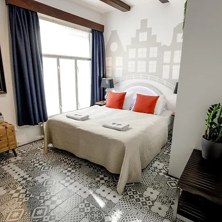 Aris Guest house