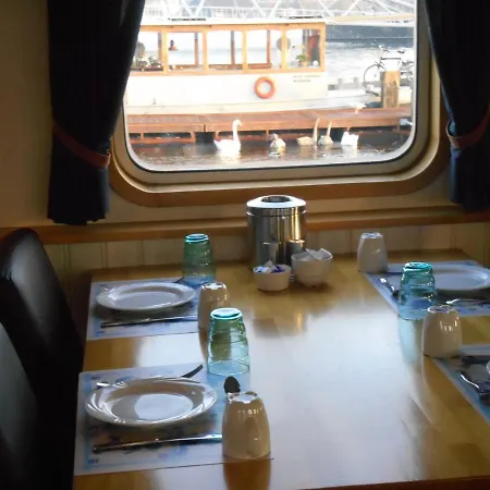 Hotelboat Iris *