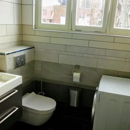 Rum i privatbostad Aldo, Not For Parties, Not A Hotel, With Shared Bathroom, No Kitchen *
