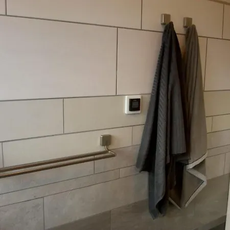 Aldo, Not For Parties, Not A Hotel, With Shared Bathroom, No Kitchen Rum i privatbostad