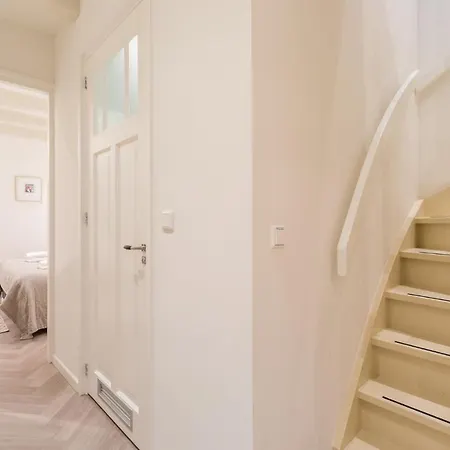 Leidse Square 5 Star Luxury 4*