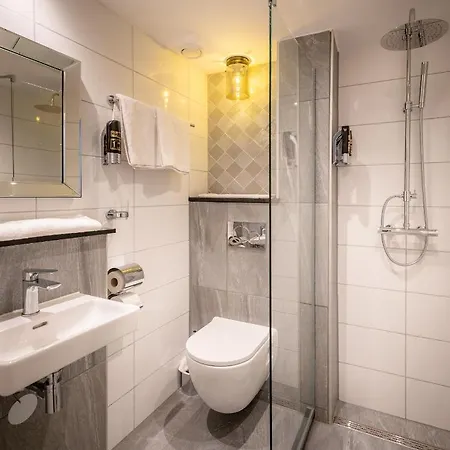 Oscar Hotell 3*