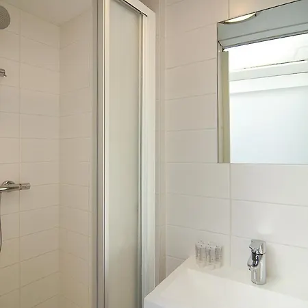 Cosy Right In The Center With Airco! Bed & Breakfast