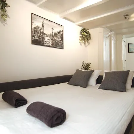 Cosy Right In The Center With Airco! * Amsterdam
