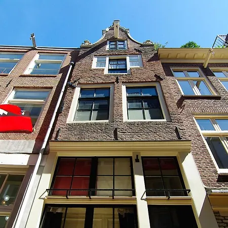 Bed & Breakfast Cosy Right In The Center With Airco! *